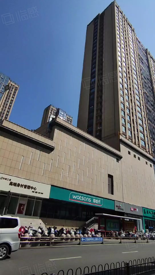 【14图】a易转 兰花城南门上元街临街烧烤店转让,人流量大可空转,晋城