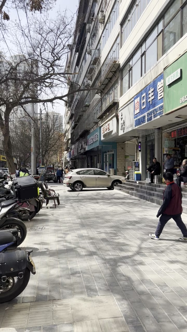 【10图】广场鸿嘉国际广场旧大路临街一楼80平米直租,兰州城关东方红