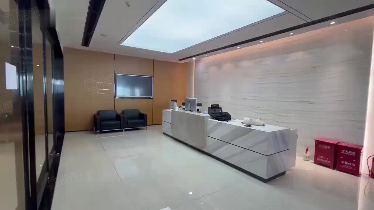 【19图】华融大厦 开工特价79元 电梯口带家私高层