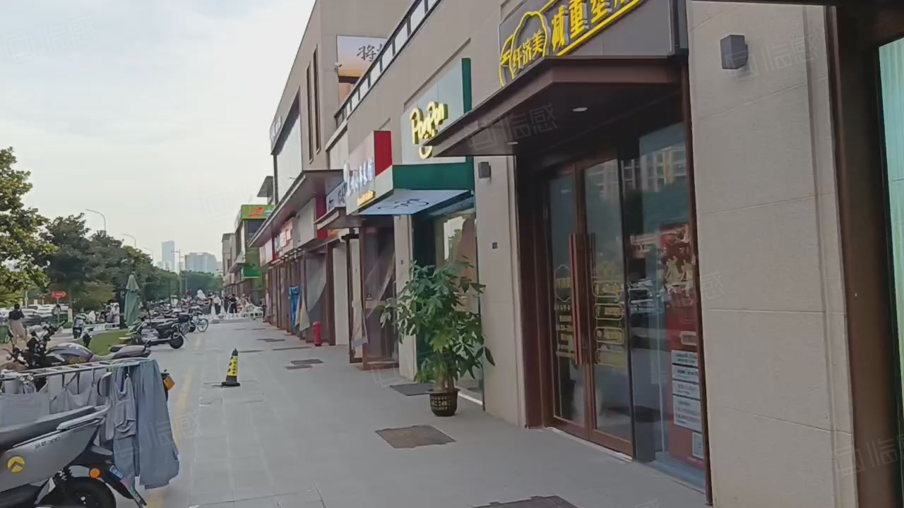 (出售) 五桥隧道口山姆超市旁 沿街双边餐饮低价出售320 万