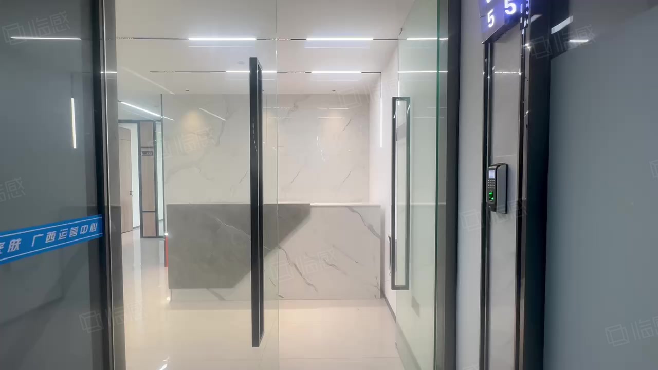 【12图】精装(物业直租)地铁直达!特价特价!