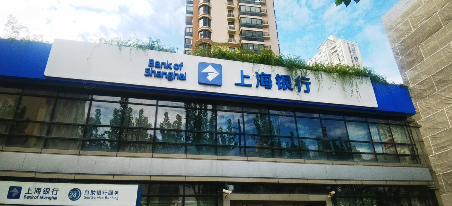 【20图】黄浦西藏南路,小独栋小区门口,地铁口,上海银行,位置好,上海