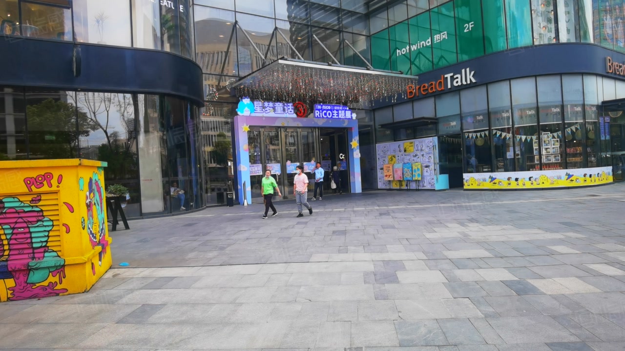 【12图】城南天府四街,年租16万(星巴克)成熟商场出入口,上万办公人