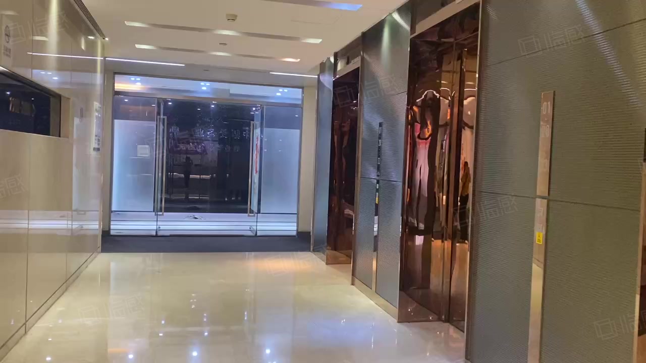 【14图】年化6以上 三面单边采光很好 整体出售 正对电梯口 展示大气