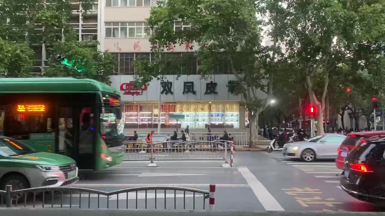 23米面宽已分租 租金年付房东急用钱,郑州中原帝湖永威西郡增晖路