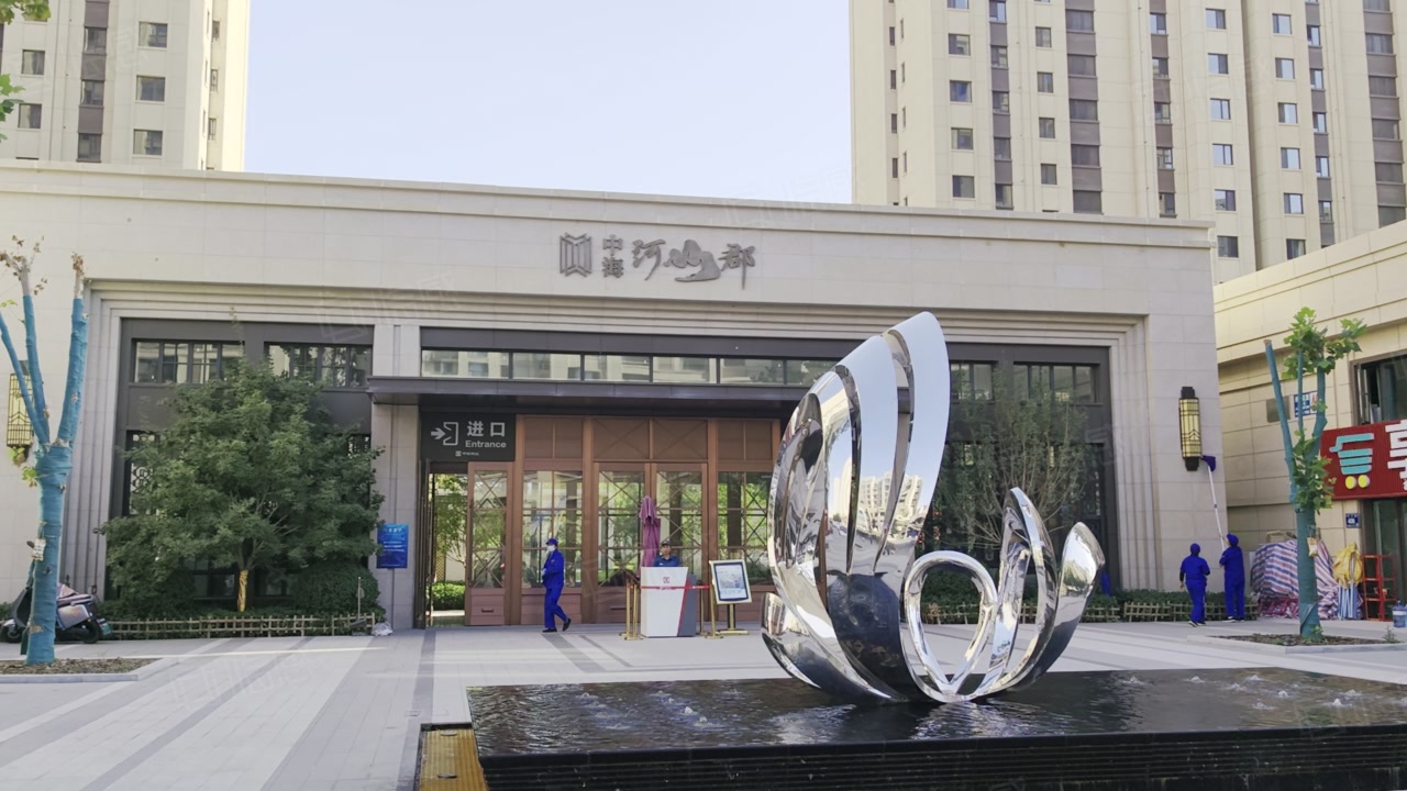 【11图】小区门口拐角铺 四个门头 扇形展示面 挑高六米可做两层,银川