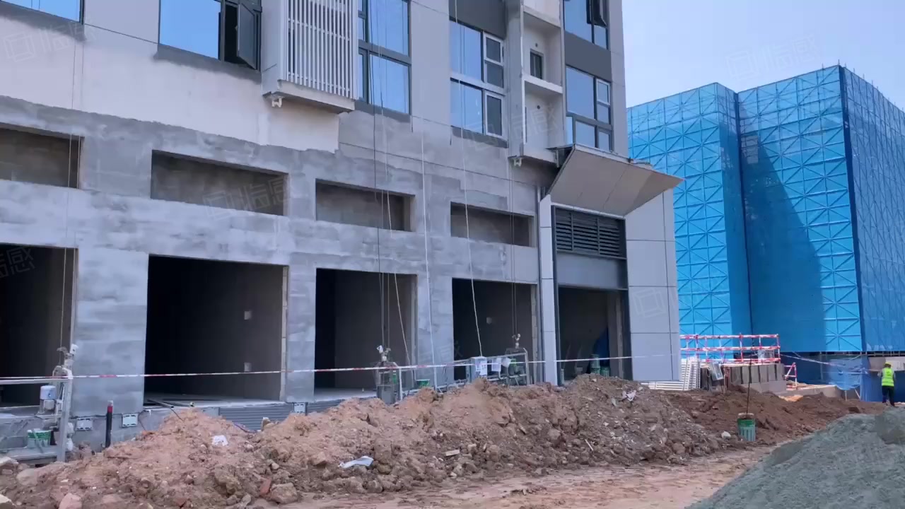 【14图】伍家岗地标旁中建宜昌之星 一楼临街底商不限业态 可做重餐饮