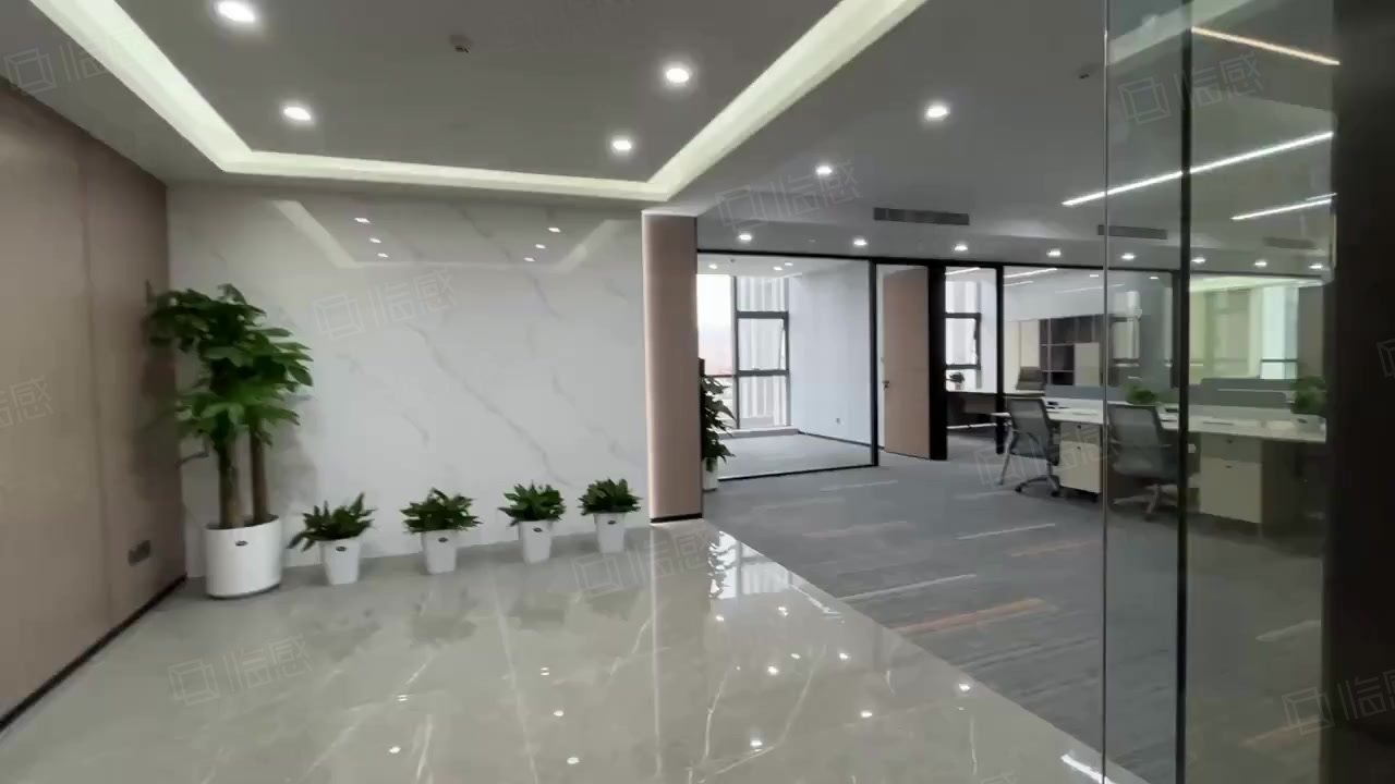 【多图】徐东 广泽大厦300平5加1格局精装带家具 双面采光 电梯口