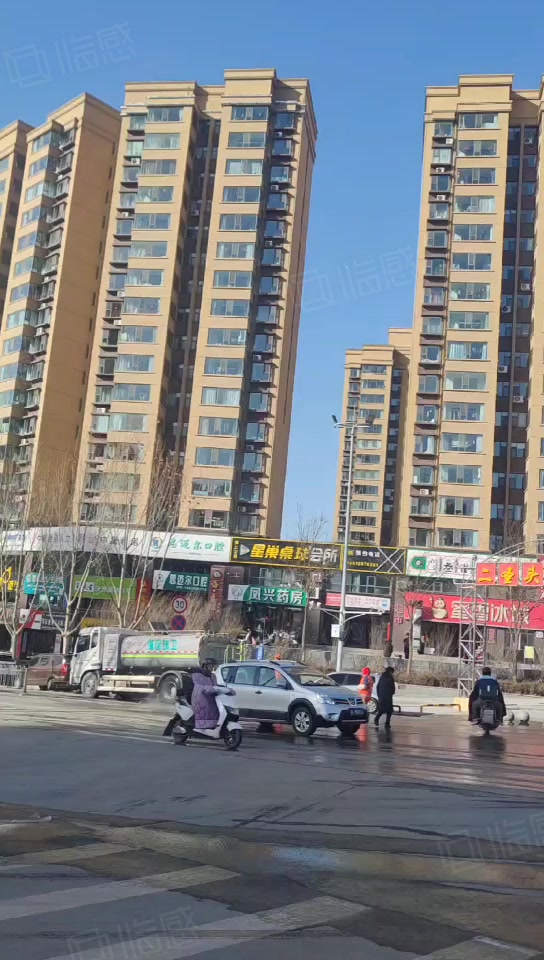 18km11路b君悦湾距离0.28km11路c火车站距离1.