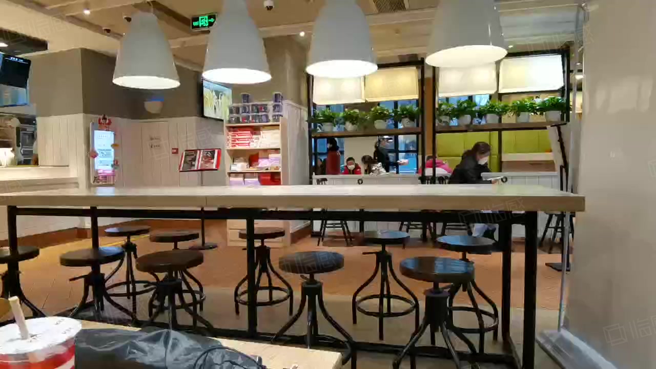 【10图】吉庆街丨(年收租11万)6米层高 品牌奶茶店 承租十年,武汉江岸