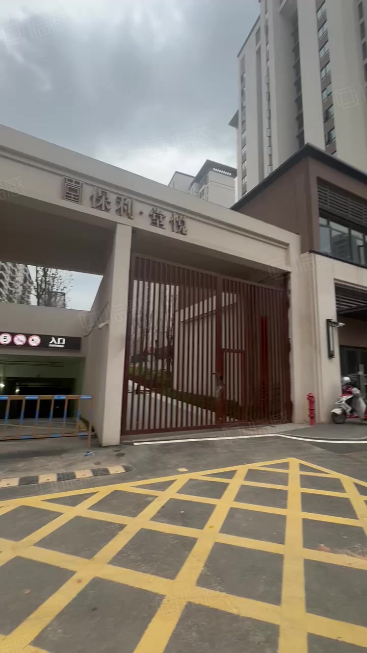 【17图】保利堂悦 带租约店铺 早餐店 2300每月 有递增 临近大门,赣州