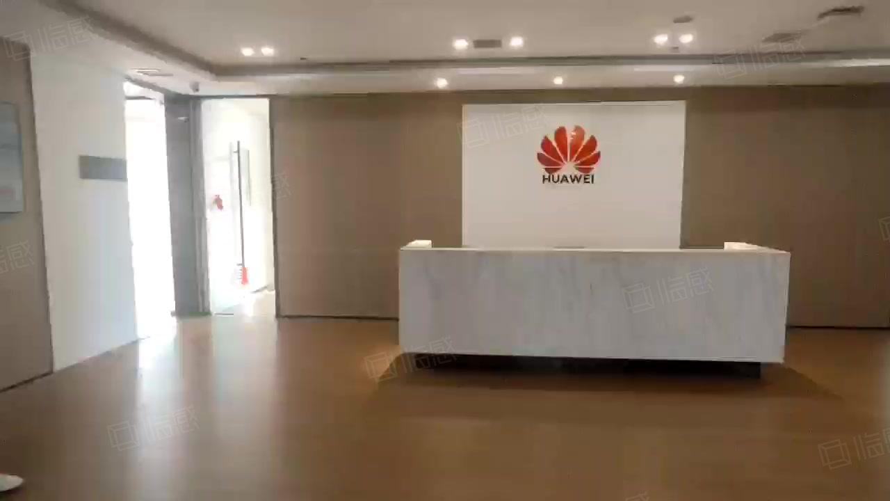 【15图】国际金融中心595平米电梯口大前台带办公家具出租,宁波鄞州