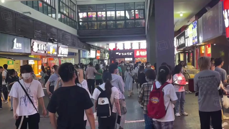 【13图】建邺万达 写字楼底商 楼上办公人群8千人 公寓小区 餐饮不限,