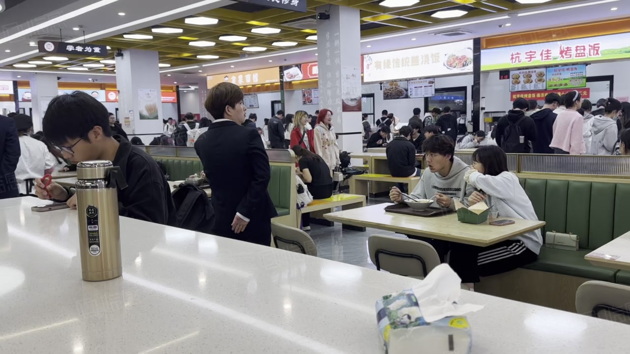 (出租) 大学食堂档口全封闭,消费能力强,一楼位置比较紧张可授技术