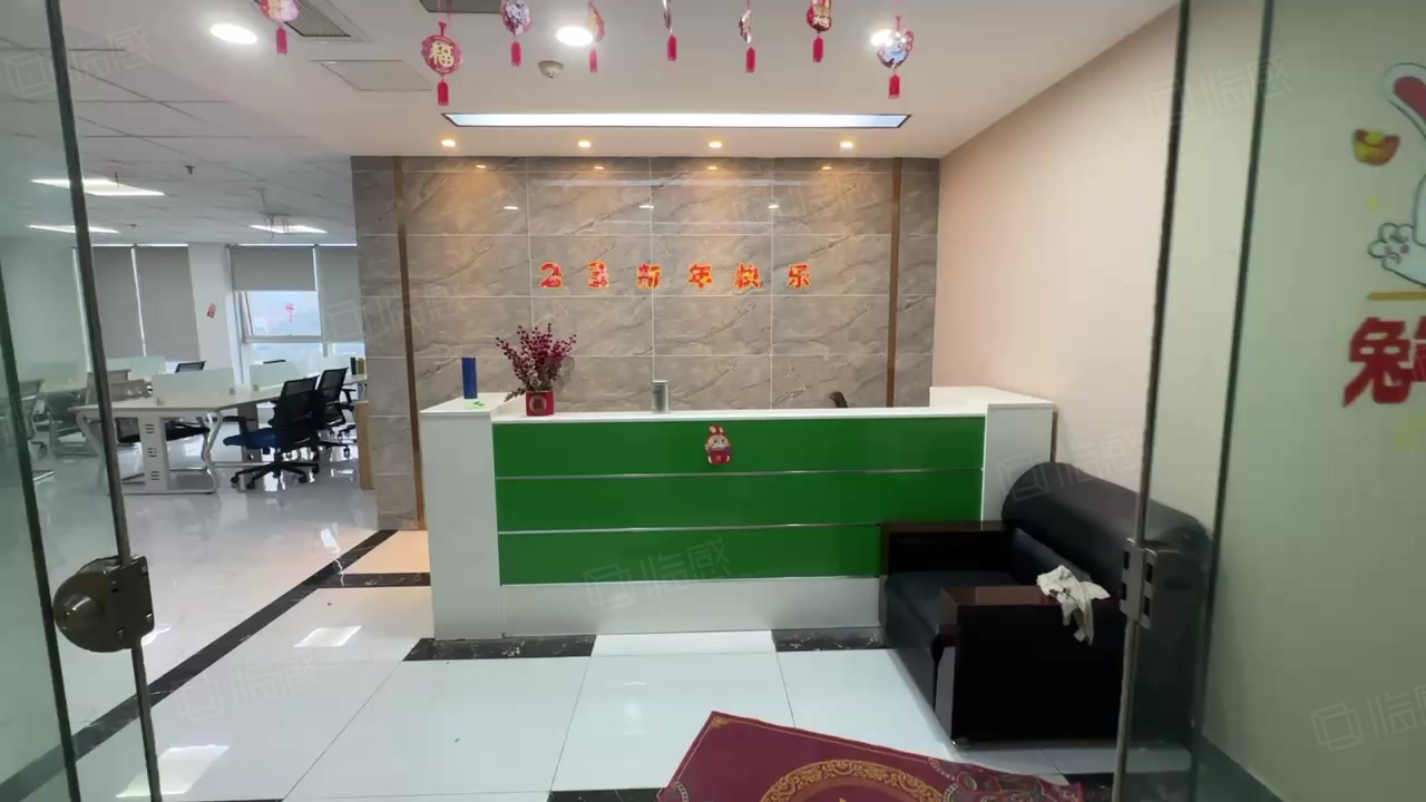 【12图】2号线地铁口230平5个办公室租11000租金便宜 蓝杉大厦,长沙