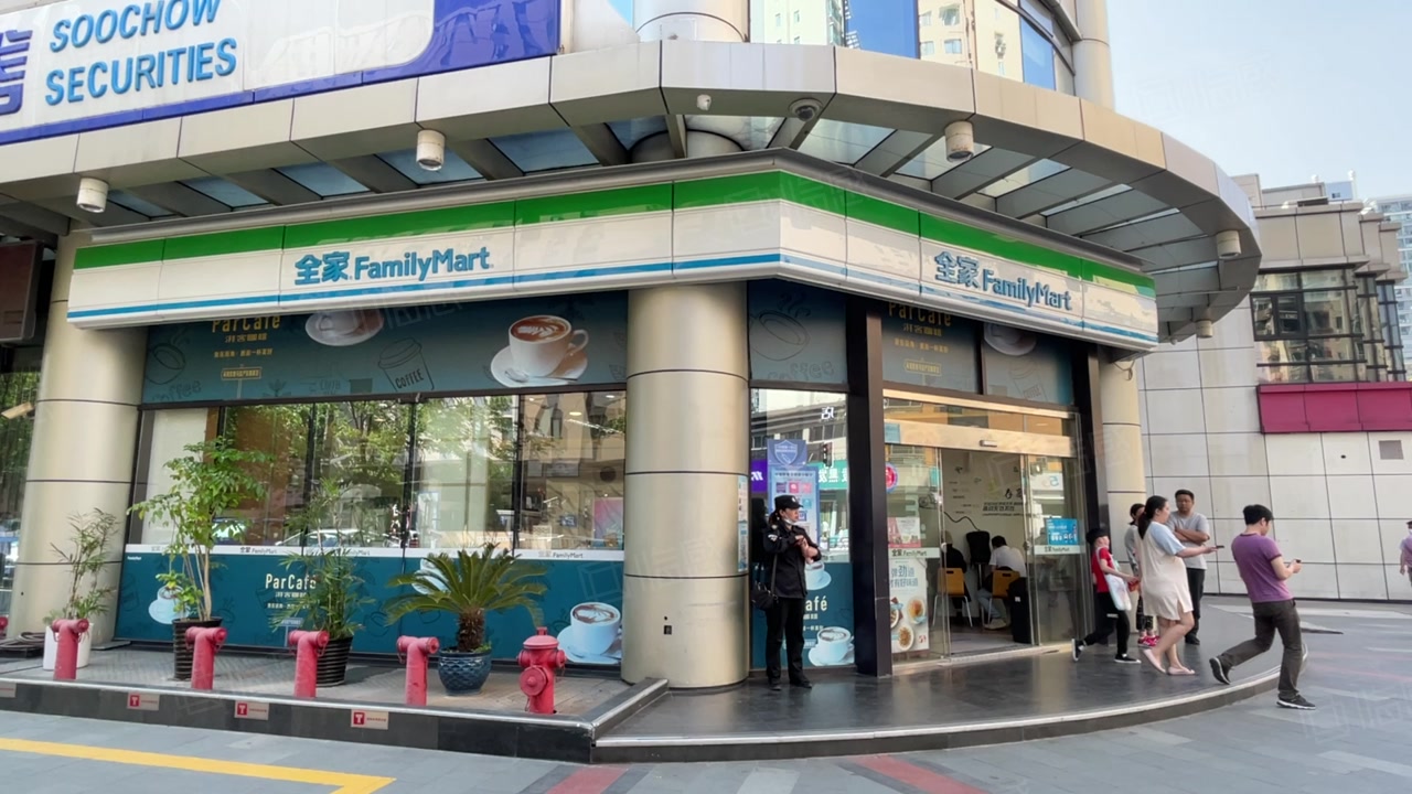 【21图】沿街纯一层,全家便利店,年租金40万,450万急售,独立产权,上海