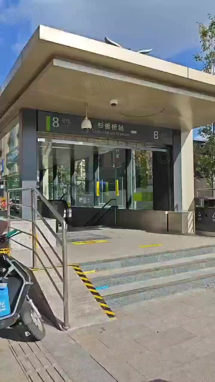 【10图】杉板桥地铁口!水果店年租26万!品质住宅大门口!