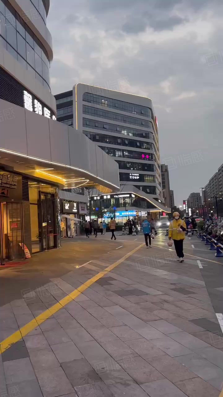 【11图】西溪银泰城,双龙路,沿街重餐饮商铺,本人真实价格,杭州西湖