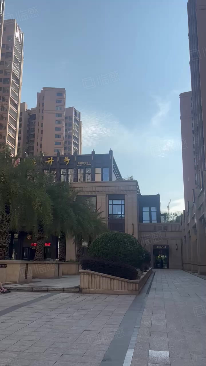 【12图】赤坎大型小区出入口转角位靓铺出售,湛江赤坎世贸鼎能东盟城