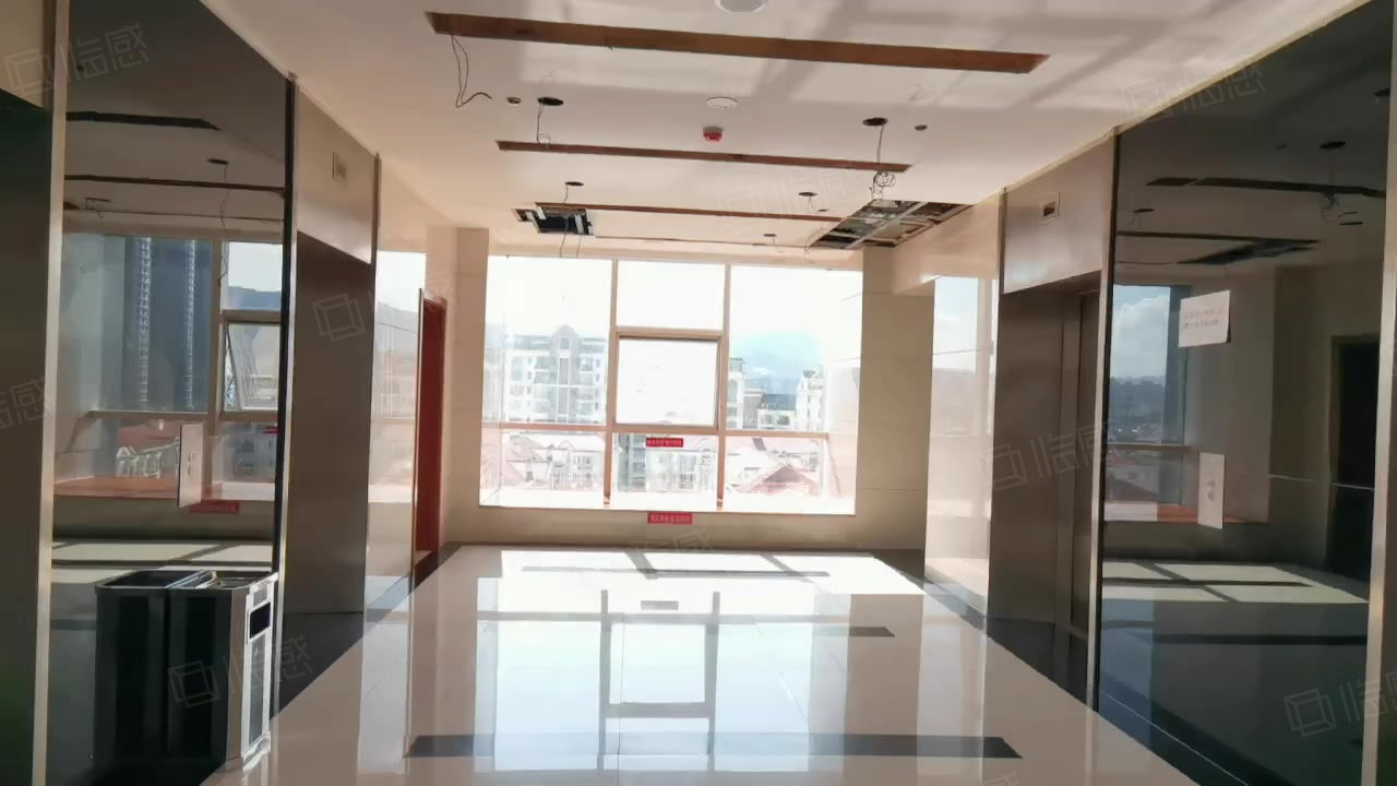 【14图】免佣金!国际友联 同德广场 245平全新豪华装修 不看后悔!,昆明盘龙江东花园国际友联写字楼出租-昆明58同城