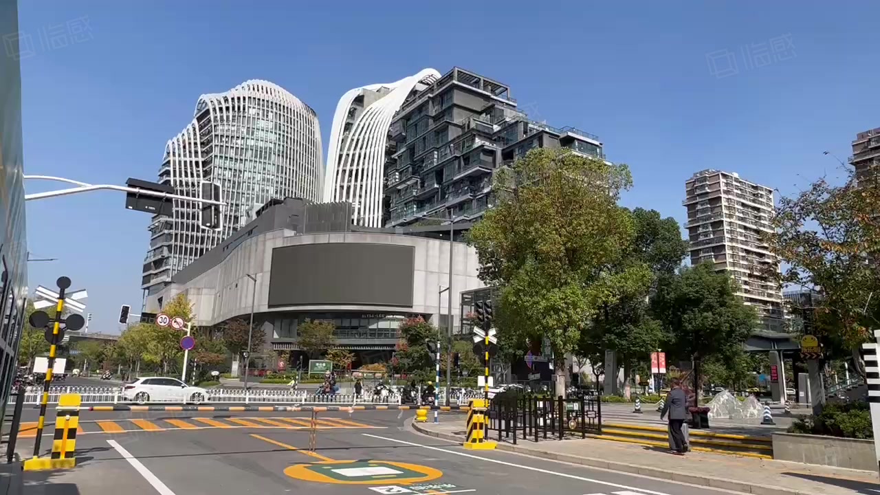 【10图】鼓楼创新广场商铺直租!地铁直达 写字楼居民密集招面条黄焖鸡