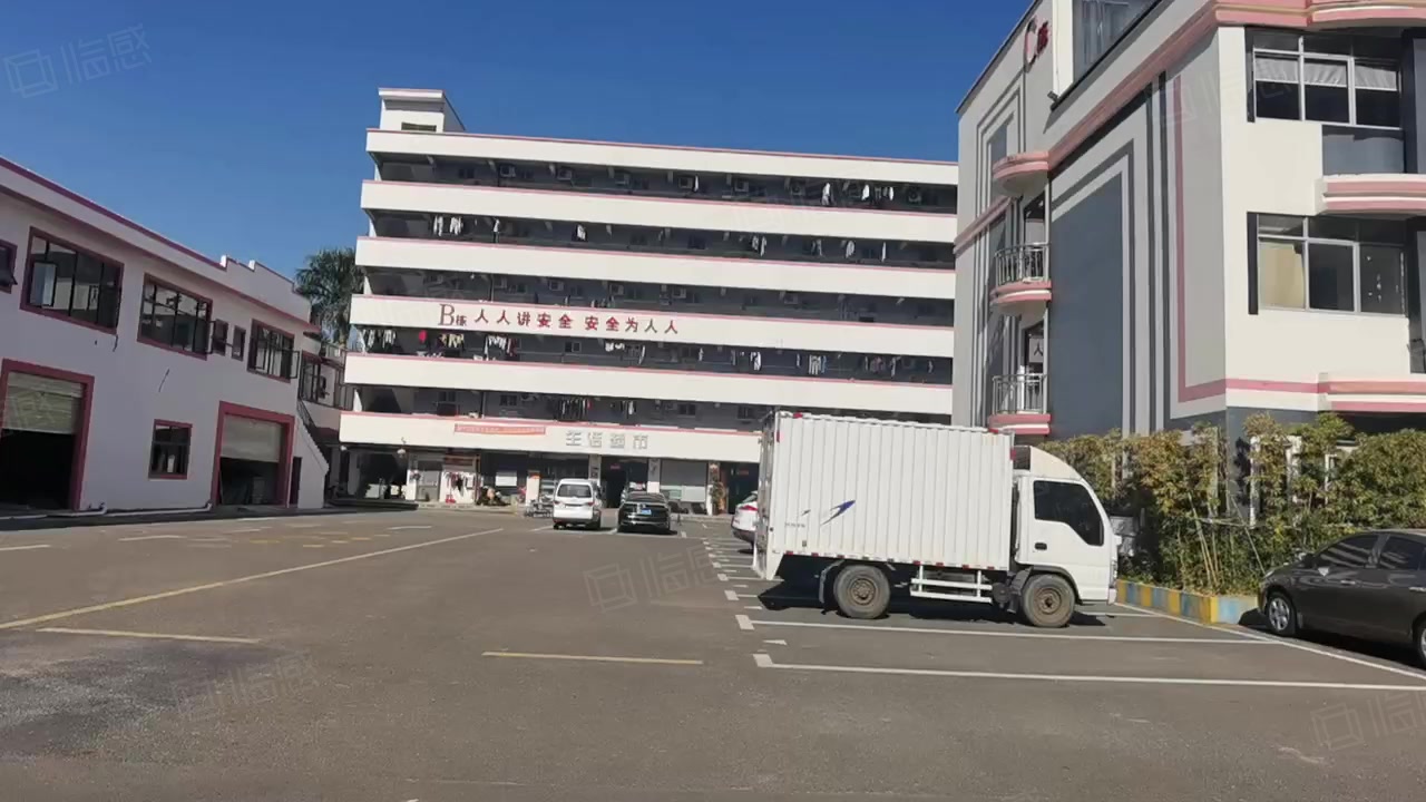 龙岗爱联高新产业园原房东楼上1200精装修厂房出租