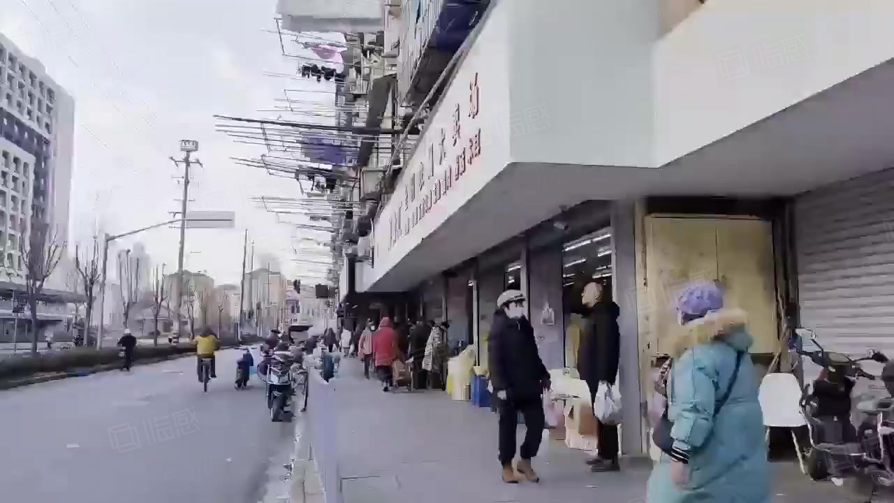 【11图】岚皋路核心地段,重餐饮旺铺,小区门口,对面[,上海普陀甘泉