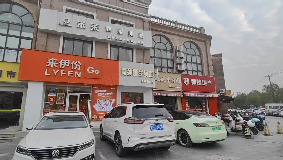 临街纯一楼 招租龙虾烧烤 带停车场,上海松江莘闵弘基广场商铺租售