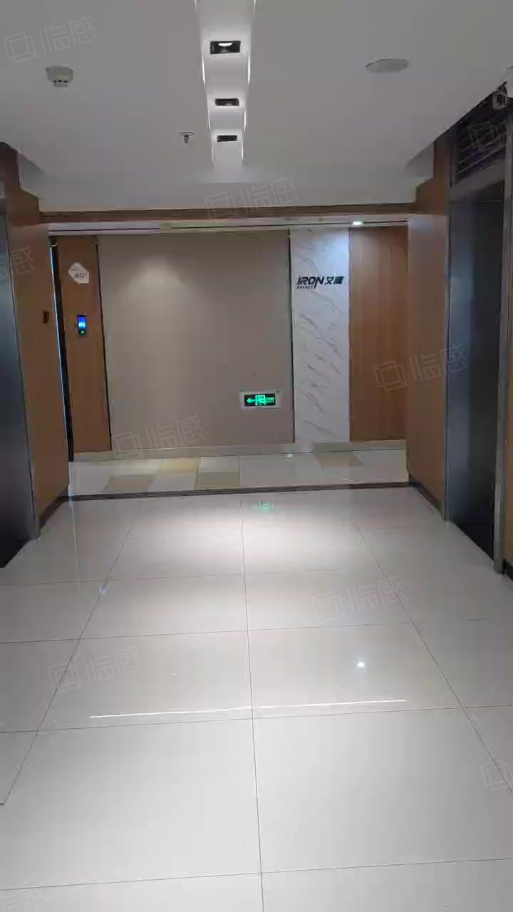 【21图】鼓楼地铁口 金峰大厦 电梯口带独立露台 写意办公 拎包入驻