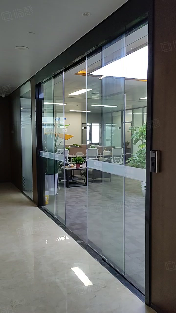 (出租) 正商经开广场234平 高层电梯口电动双开门 24小时空调