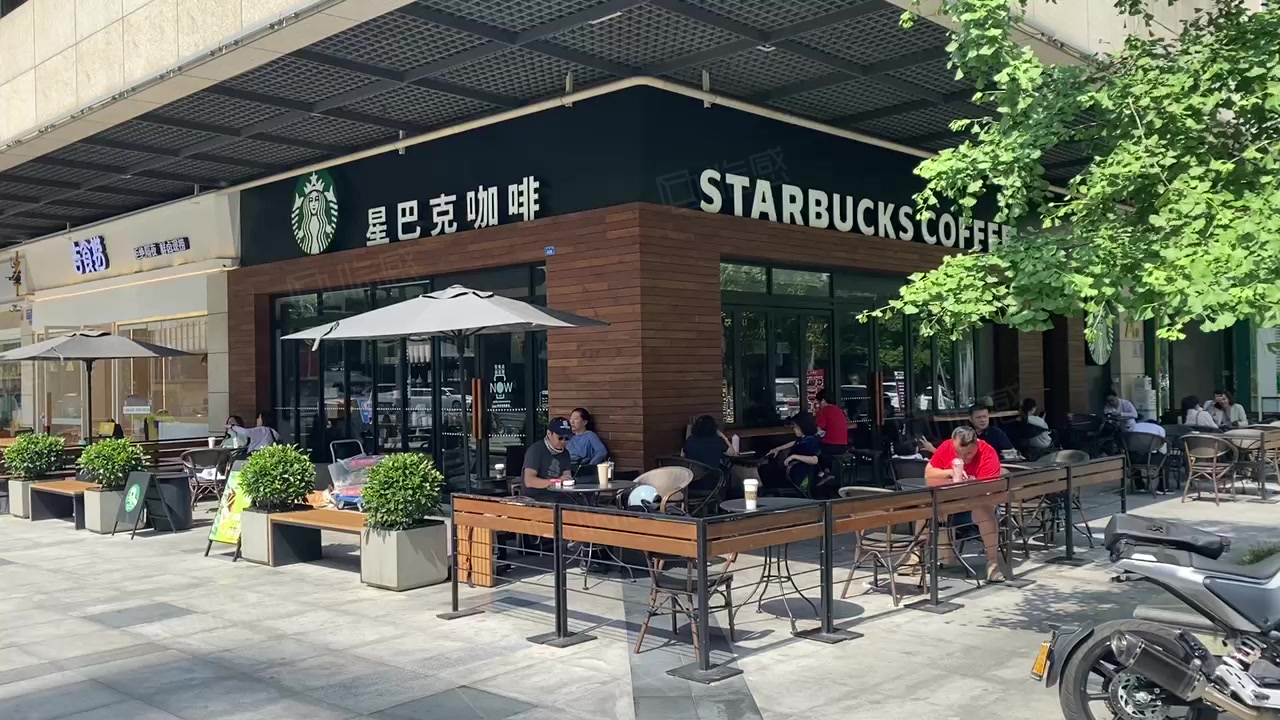 【15图】年租30万(星巴克)路口转角 多年经营 可做餐饮 房东急售,成都