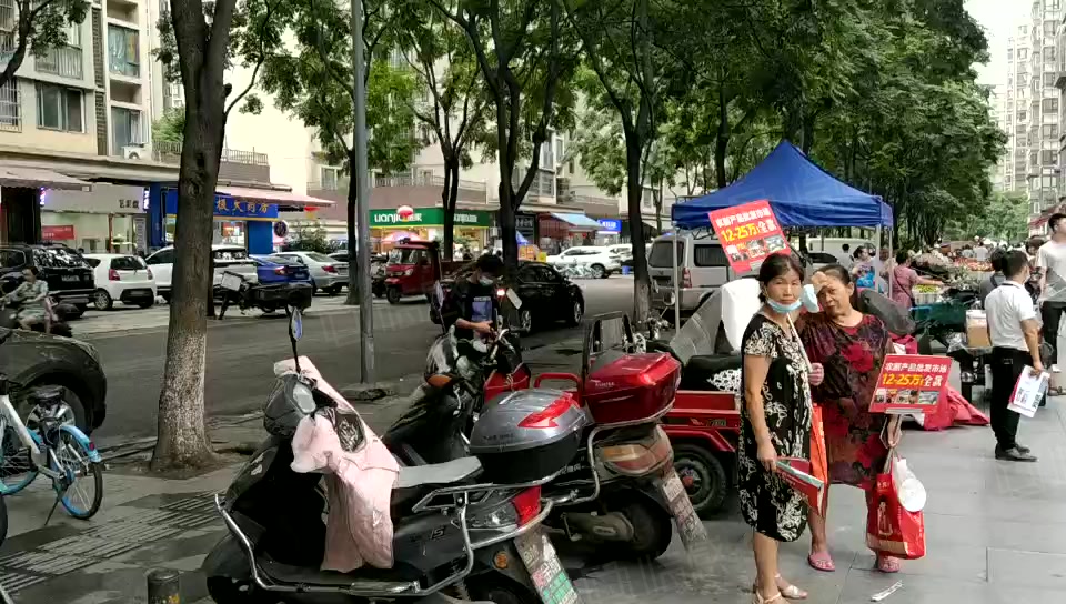 转让真实转让万户小区沿街人流超大旺铺适合非餐饮零售无油烟小吃