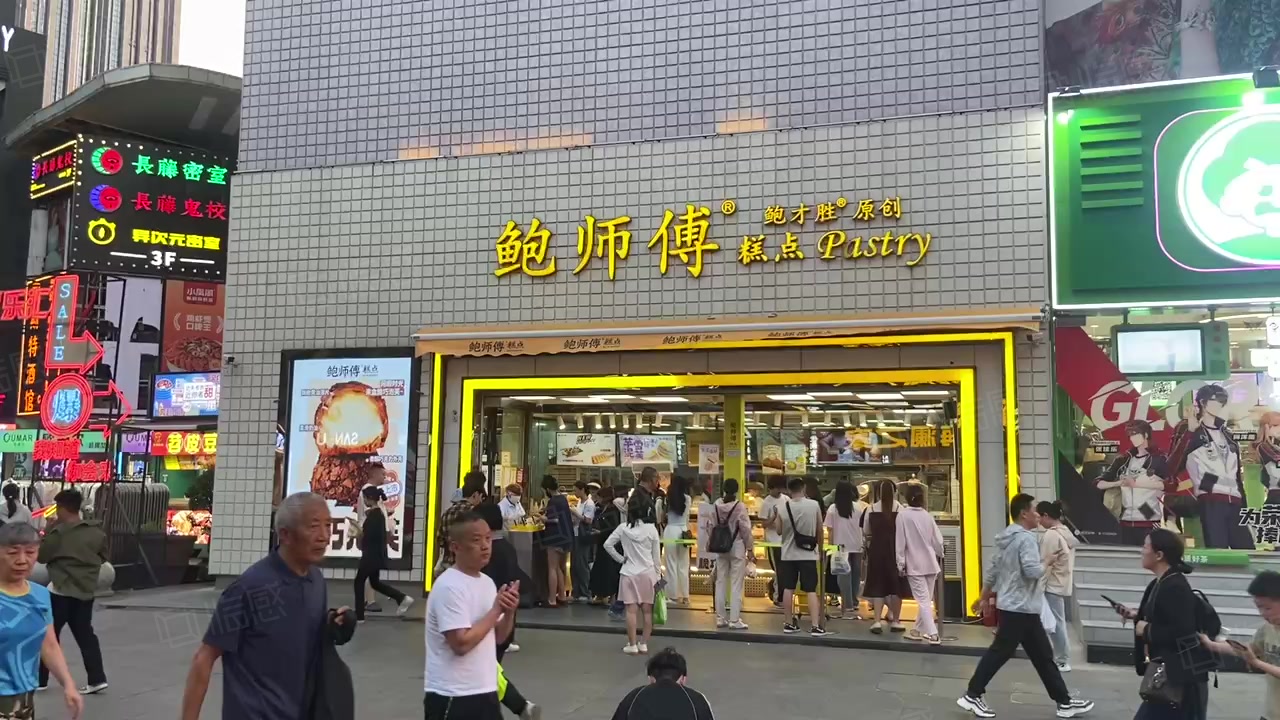 十字路口大拐角!十字路口大展示面双门头