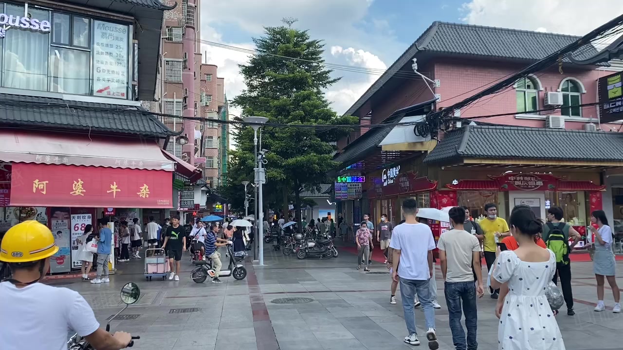 可以做各类特色小吃饮品,广州天河龙洞龙洞美食广场商铺租售/生意转让