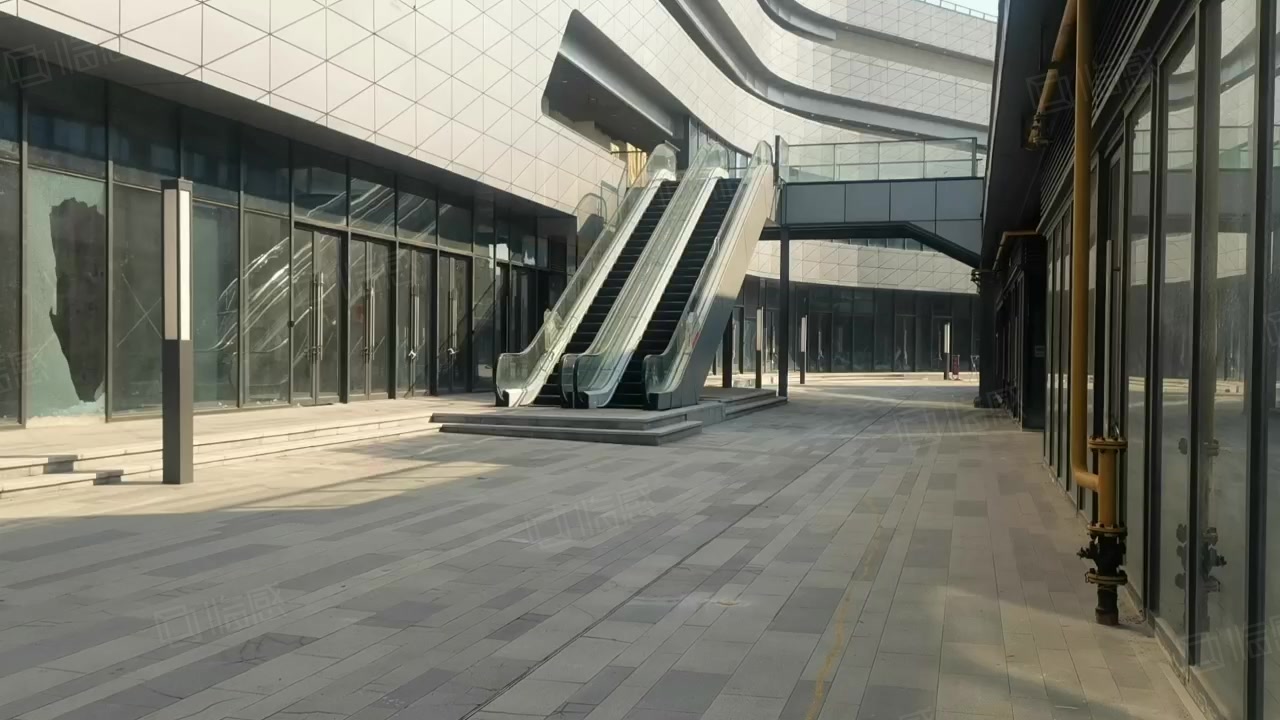 【11图】后宅学校附近新鸿广场电玩城网吧文具店面宽5米按揭60可拿现