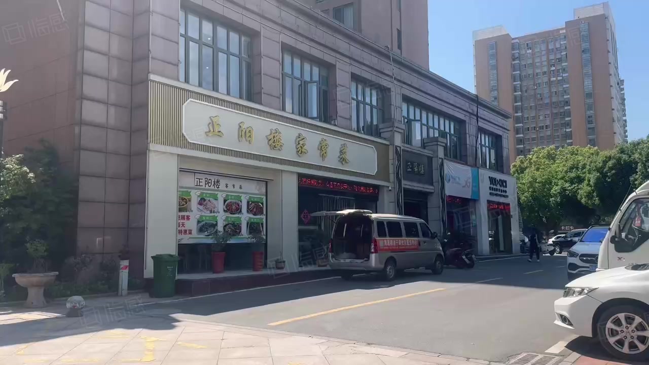停车方便一楼挑高可设计成三层