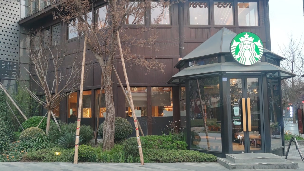 【19图】世纪城里格177星巴克独栋出售,年租50万,赠送50平小别院,成都