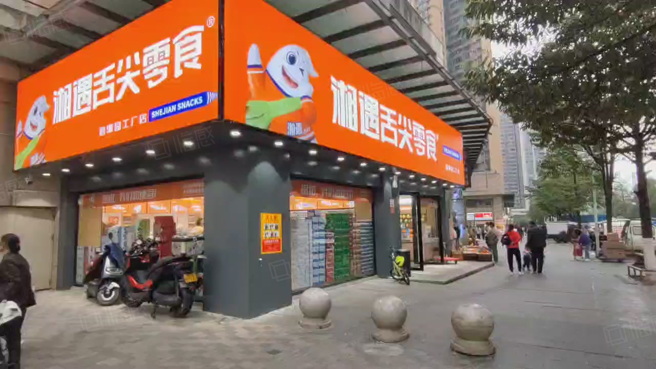 【10图】观山湖 恒大新世界 双门头 临街转角门面 带