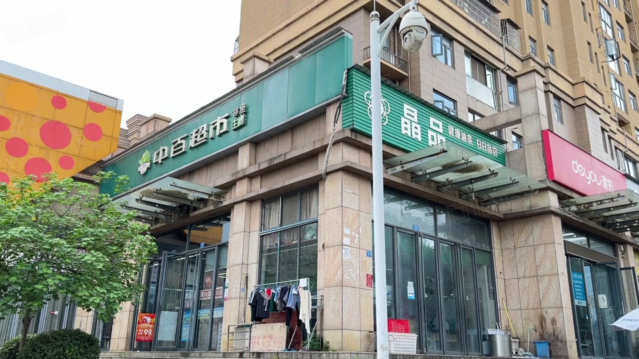 【10图】南车小区口(中百超市)买一得二头铺 带租约 双倍使用面积