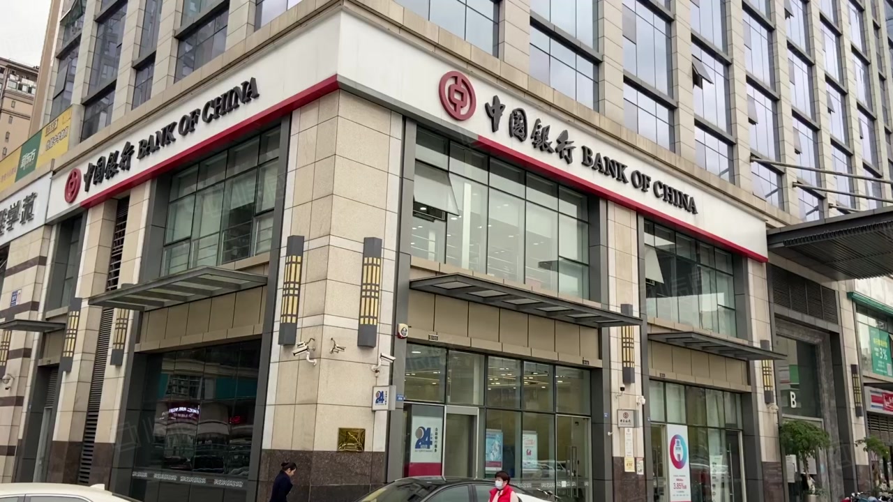 【11图】出售青羊万达银行铺子,租25万商家稳定,房东套现急用钱,成都