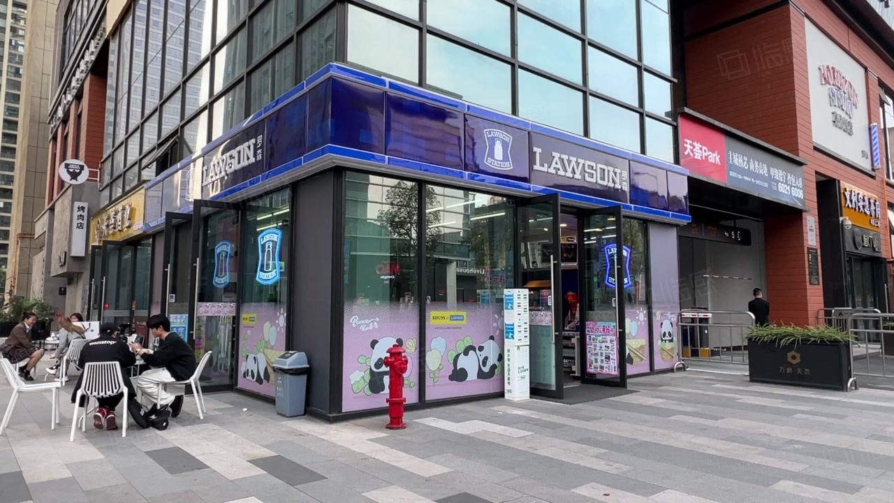 临街转角双开间(罗森超市,年收16万)房东包税过户,成都成华圣灯路万科