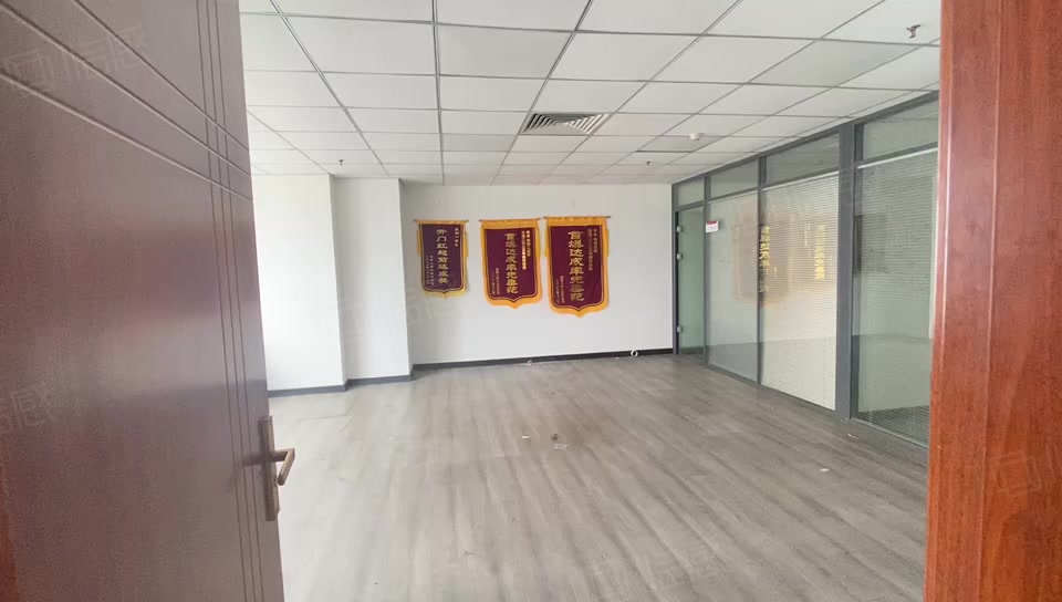 (出租) 新开路金广大厦100平 装修好 带隔断 另有珠江 金福星可选