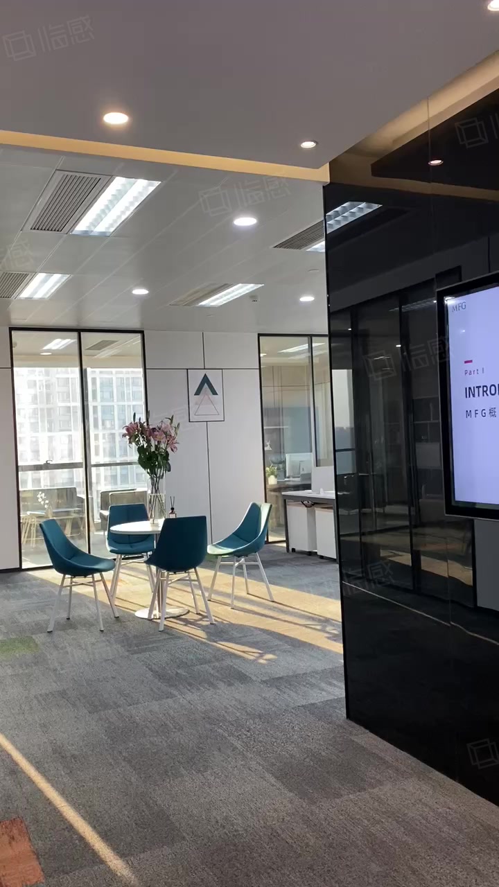 【11图】天府新区站(蓝润isc)300平5隔50工位,东南双采光,成都天府